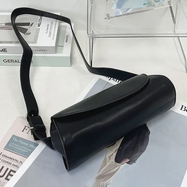 【LEESA】情人節禮物 復古女包\歐美風\腋下包\休閒包包\斜背包\小包包\簡約包包\包包\側背包\法棍包\防水包