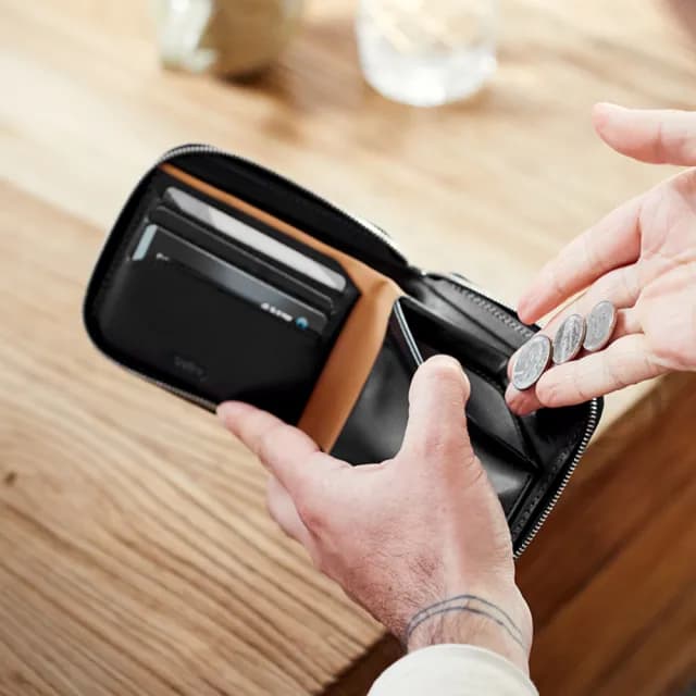【Bellroy 官方直營】Zip Wallet 真皮對折拉鍊錢包 - RFID防盜(經典黑)