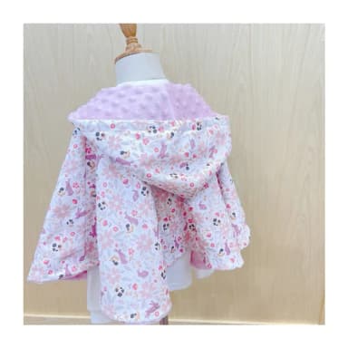 【Lianne baby】花間粉兔手工嬰幼兒80-100公分保暖斗篷嬰兒禮物週歲禮(滿月禮 收涎禮物 週歲禮 彌月禮盒)