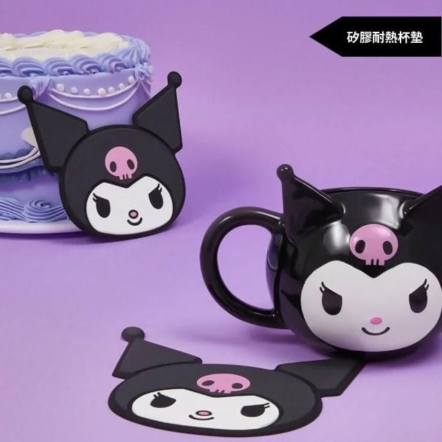 【SANRIO 三麗鷗】酷洛米Kuromi耐熱杯墊矽膠行李吊牌票卡皮革零錢包(粉黑兒童女兒生日禮物女友新年送禮)
