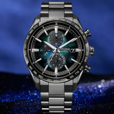 【CITIZEN 星辰】GENTS系列 100週年限量 宇宙幻彩 光動能電波 鈦 計時腕錶 母親節 禮物 推薦(AT8286-65E)