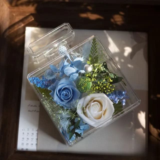 【House Deco 吾所飾室】創香水瓶玫瑰永生花擺飾(生日實用送媽媽老師女友禮物)