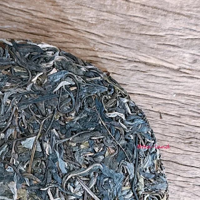 【茶韻】普洱茶2023年班章老樹茶廠 老曼峨青餅357g 生茶 茶葉(附專用收藏夾鏈袋)
