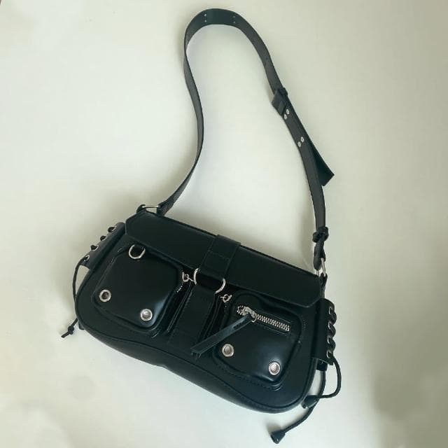 【MoonDy】母親節禮物 包包 肩背包 斜背包 辣妹風 腋下包 黑色機車包 miumiu風 質感潮酷辣妹 小眾包包 百搭