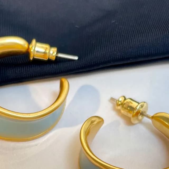 【LEESA】情人節禮物 復古耳環\法式耳環\C型耳環\耳環\珐琅耳環\手工耳環\耳圈\氣質耳環\耳飾\耳勾\花朵耳
