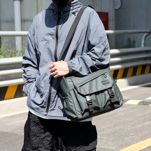【samore】父親節禮物 日系學生男士休閒通勤郵差包 男潮工裝單肩包 大容量斜挎包 背包/斜背包 交換禮物