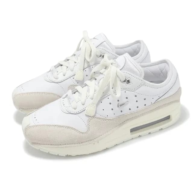 【NIKE 耐吉】x Jacquemus Air Max 1 女鞋 男鞋 聯名 白 米白 氣墊 銀勾(HM6690-100)