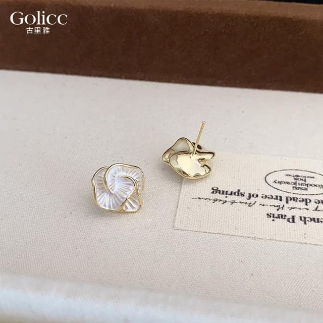 【Golicc】高級感金邊立體花耳環(母親節 生日 情人節 飾品 耳釘 耳飾 耳墜 禮物)