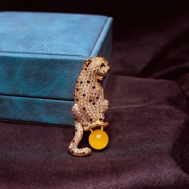 【Penny珮妮】俄羅斯蜜蠟雞油黃12mm鑲嵌豹富胸針吊墜兩用(母親節禮物/送女友/送閨蜜/生日禮物/情人節)