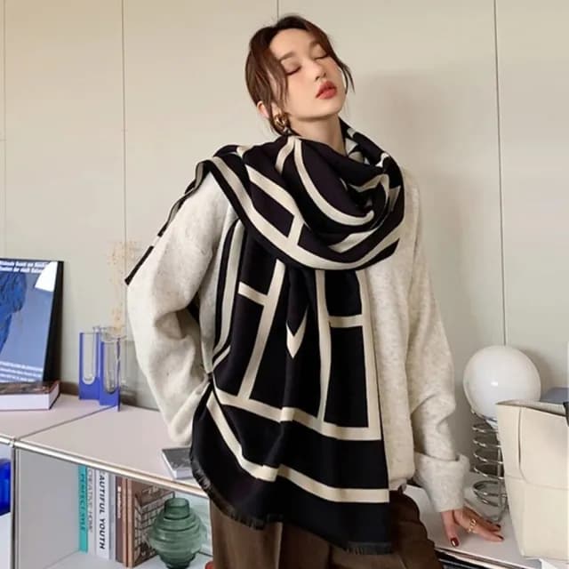 【橘魔法】復古幾何雙面薄款圍巾(雙面可圍 披肩 披巾 圍脖 毯子 大人 配件 寒流 保暖 交換禮物)