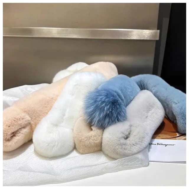 【HaNA 梨花】韓國東大門現貨採購．真獺兔毛球球超保暖毛毛圍巾(現+預)