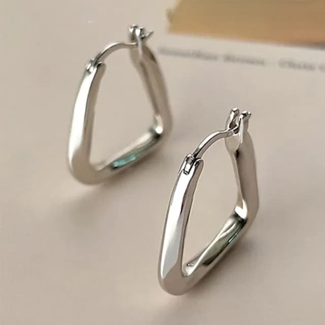 【LEESA】情人節禮物 簡約耳環\純銀耳環\低敏耳環\銀飾品\氣質耳環\韓國耳環\耳飾\耳夾\耳釘\禮物\百搭飾
