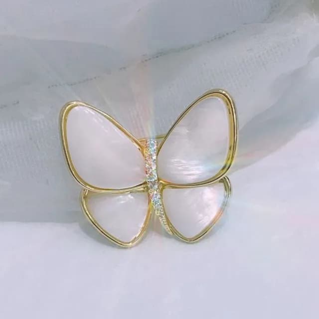 【Penny珮妮】淡水貝母蝴蝶鑲鑽胸針吊墜兩用(母親節禮物/交換禮物/送女友/送閨蜜/生日禮物/情人節)