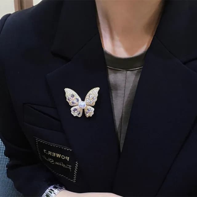 【Penny珮妮】韓式蝴蝶珍珠鑲嵌璀璨鋯石胸針吊墜兩用(母親節禮物/交換禮物/送女友/送閨蜜/生日禮物/情人節)