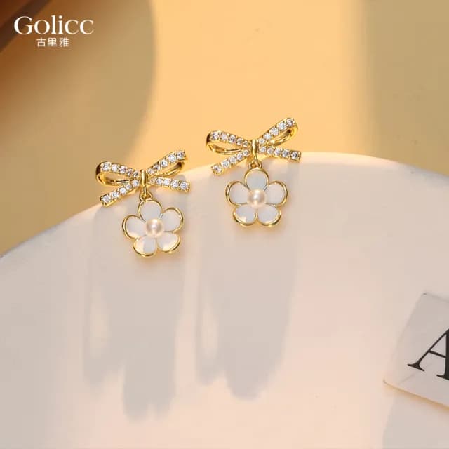 【Golicc】耳環 滿鑽蝴蝶結花朵(七夕 情人節 生日 飾品 耳釘 耳飾 耳墜 禮物)