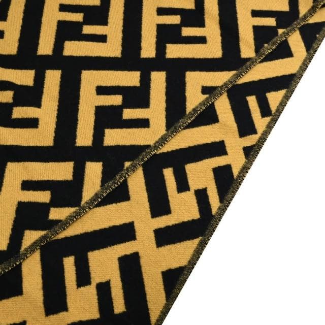 【FENDI 芬迪】品牌雙F緹花100%純喀什米爾羊毛保暖披肩長圍巾(黑黃)