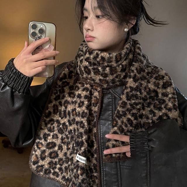 【KT DADA】豹紋圍巾 雙面圍巾 保暖圍巾 圍巾 圍脖 仿羊毛圍巾 韓國圍巾 披肩圍巾 時尚配件 小
