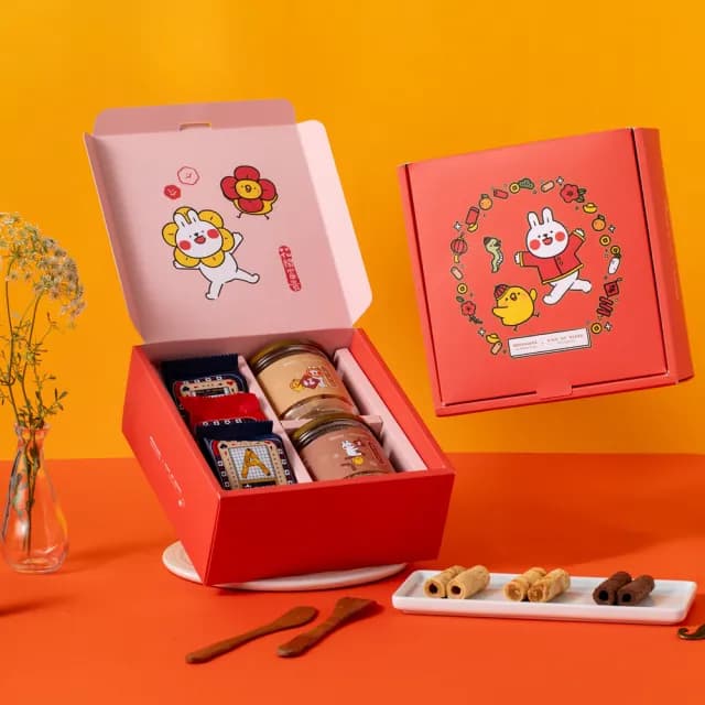 【鬍子國王】春節聯名 富貴啾臨門蛋捲5入禮盒x3盒(肉鬆隨手瓶 奶油隨手瓶 撲克牌3入)
