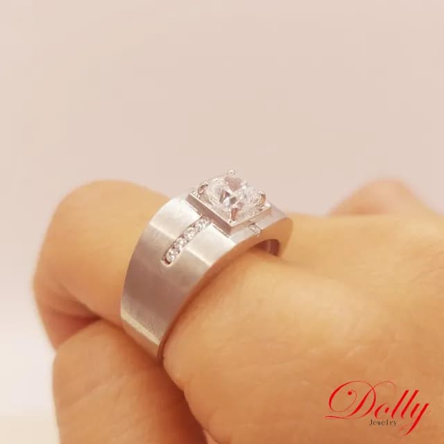 【DOLLY】1克拉 F/VS1 天然鑽石枕型車工14K金求婚鑽石男戒(父親節 長輩送禮 交換禮物首選)