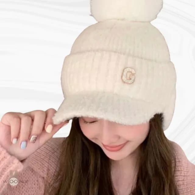 【WOONUE】女日韓時尚顯瘦小臉毛球帽休閒保暖(百搭派對閨蜜女友母親情人節生日禮物)