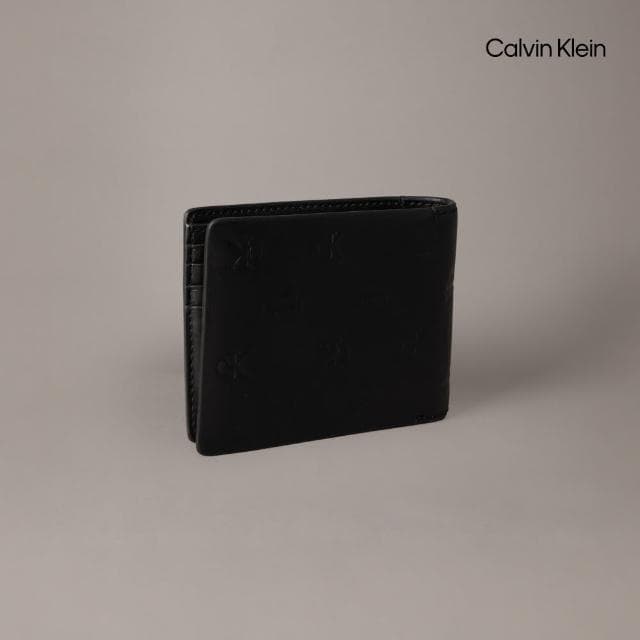 【Calvin Klein】官方旗艦館 CK Monogram 壓花標誌對摺式錢包_黑色