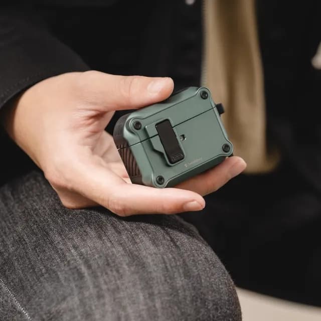 【SwitchEasy 魚骨牌】Rugged Shield AirPods 4 耳機保護殼(按壓磁鐵鎖扣安全便利)