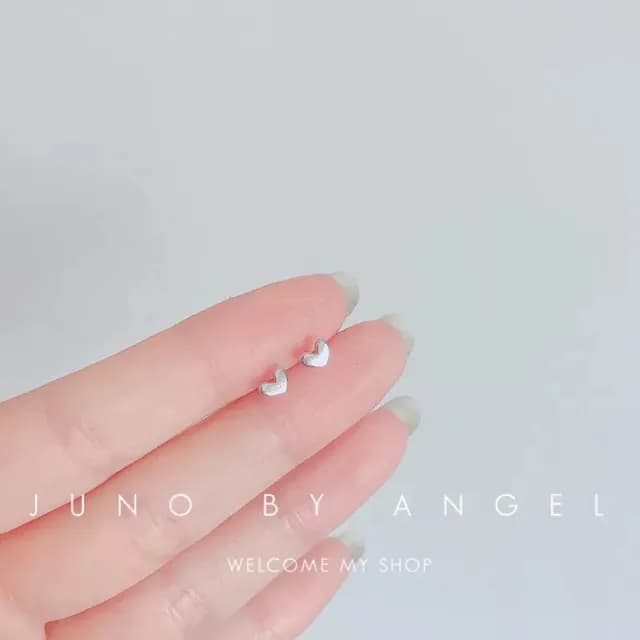 【Umi】可愛氣質甜美愛心耳釘 - 時尚簡約韓版配飾(銀色)