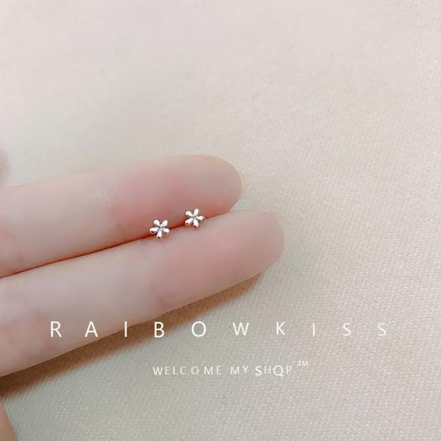 【Umi】夏季花朵耳飾｜輕盈優雅・上班百搭(銀色)