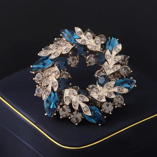 【Penny珮妮】韓版奢華滿鑽水晶花環胸針胸花吊墜兩用(母親節 交換禮物 送女友 生日 情人節 尾牙 新年 結婚)