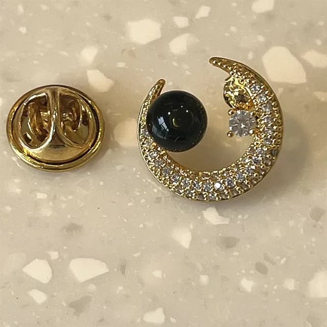 【Penny珮妮】墨西哥藍珀鑲嵌月半花胸針胸花6mm(母親節 交換禮物  生日禮 情人節 尾牙 新年 結婚)