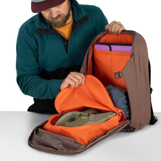 【Osprey】母親節禮物 Metron 24 通勤電腦背包 黑色(自行車通勤專用背包 電腦背包 筆電背包 日常背包)