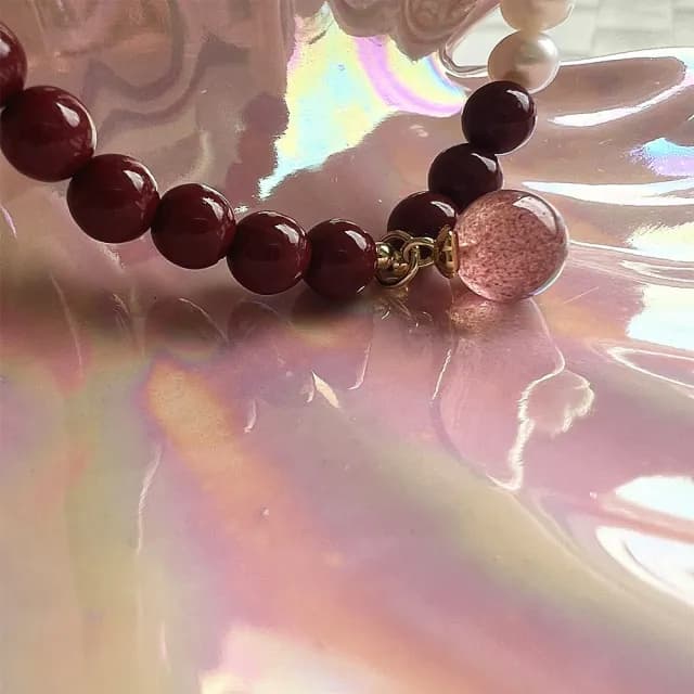 【Penny珮妮】硃砂淡水珍珠草莓晶手鍊6mm(母親節禮物 送女友 交換禮物  生日禮物 情人節 尾牙 新年 結婚)
