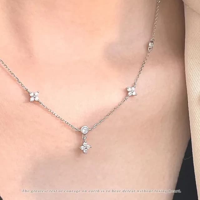 【百搭小姐】s925鑲鑽四葉草小花項鏈(蛇骨項鍊 鎖骨鍊 毛衣鏈 頸鍊 短鍊 項鍊 配件 女 生日禮物 情人節)
