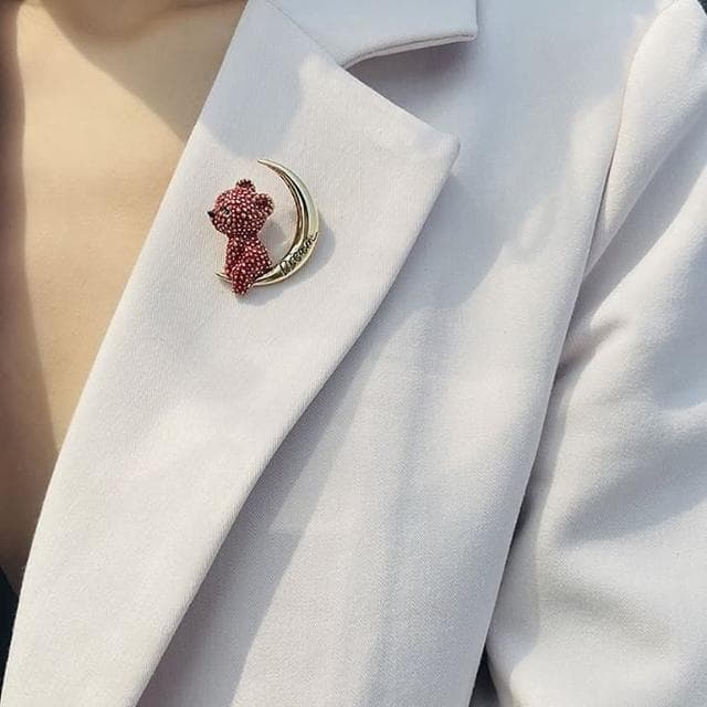 【Penny珮妮】韓版月亮小熊胸針別針(母親節禮物 送女友 交換禮物  生日禮 情人節 尾牙 新年 結婚)