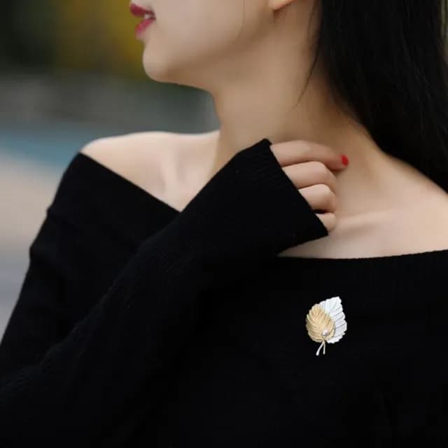 【Penny珮妮】雙色啞金啞銀樹葉珍珠胸針別針(母親節禮物 送女友 交換禮物  生日禮 情人節 尾牙 新年 結婚)