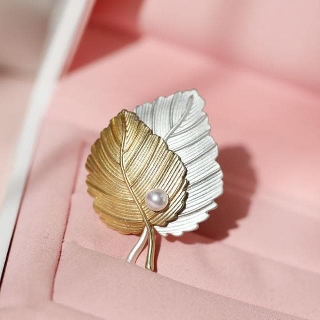 【Penny珮妮】雙色啞金啞銀樹葉珍珠胸針別針(母親節禮物 送女友 交換禮物  生日禮 情人節 尾牙 新年 結婚)