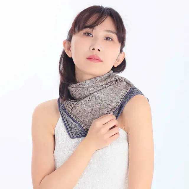 【BANNIES】蠶絲羊毛方巾｜華紋秘境(圍巾 披肩 羊毛 蠶絲)