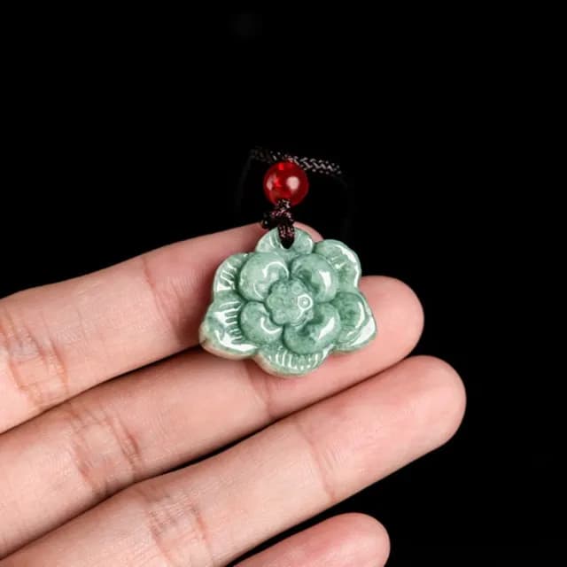 【Penny珮妮】A貨翡翠豆綠荷花蓮花吊墜項鍊毛衣鍊(母親節 生日禮物 交換禮物 送女友 尾牙 新年 結婚)