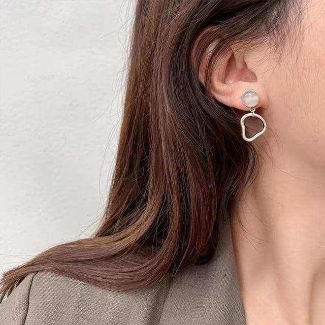 【MoonDy】愛心耳扣 女生耳環 日本耳環 東大門耳環 抗過敏耳環 愛心耳環 耳釘 耳環 耳飾
