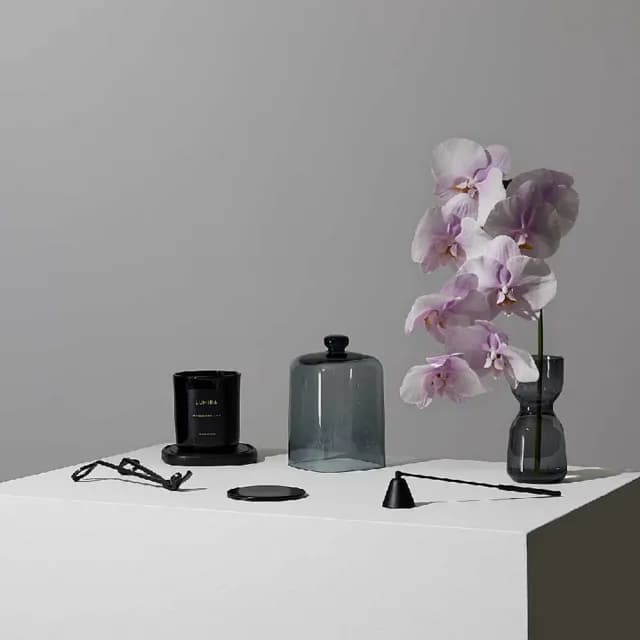 【LUMIRA】經典黑瓶蠟燭 Balinese Ylang Ylang 峇厘島依蘭依蘭 300g