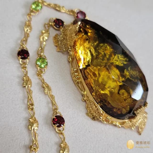 【優雅琥珀】母親節禮物 多面切割 金燦爆花金綠珀項鍊(名設計師手工雕刻作品 具鑑定書)