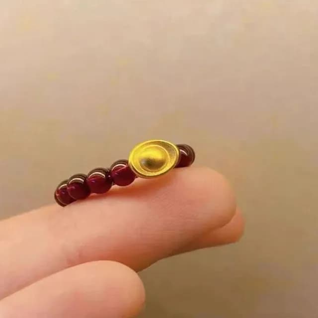 【Penny珮妮】黃金999石榴石彈力繩指環戒指3款可選(母親節 女友 交換禮物  生日禮 情人節 尾牙 新年 結婚)
