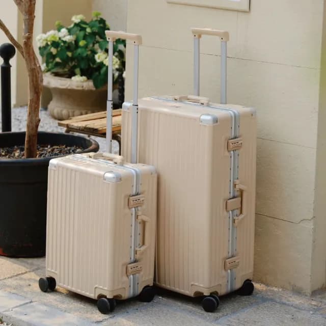 【Honeymoon】20吋多功能杯架USB充電行李箱(登機箱/鋁框行李箱/USB充電/杯架)