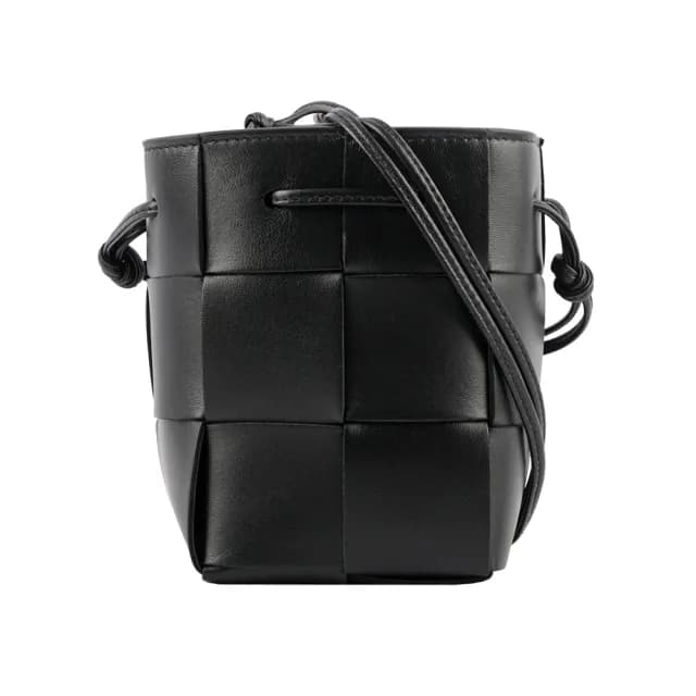 【BOTTEGA VENETA 寶緹嘉】Cassette 小羊皮編織迷你水桶包(黑色)