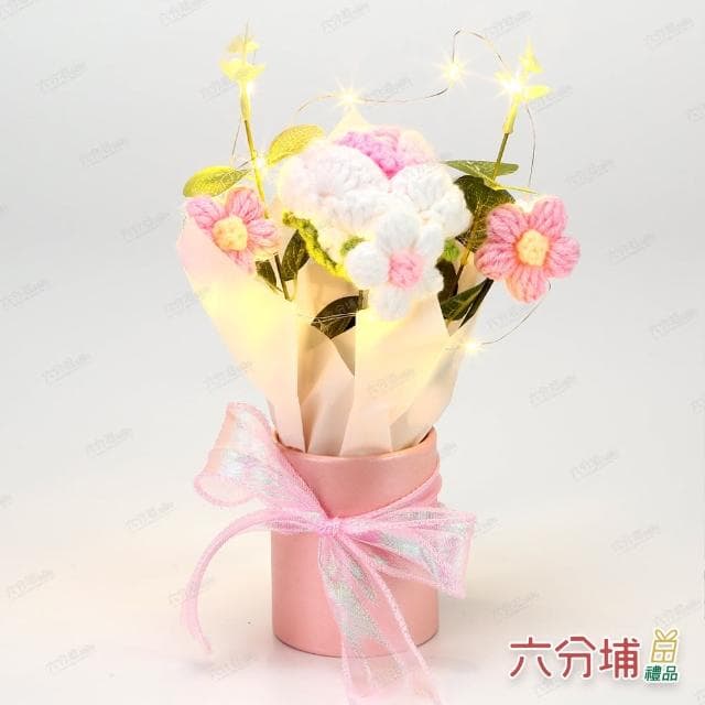 【六分埔禮品】織心玫瑰LED編織小花綠葉花盆-多色任選(擺飾母親節情人節畢業禮物編織針織玫瑰花束)