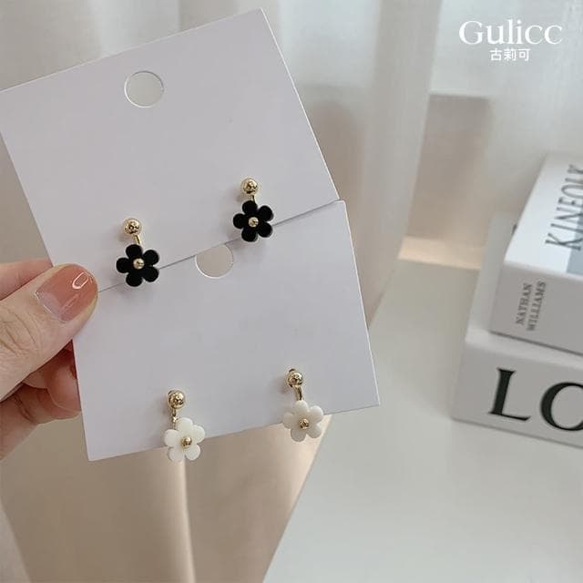 【Golicc 古里雅】耳環 甜美可愛 日系小花(母親節 生日 情人節 飾品 耳釘 耳飾 耳墜 禮物)