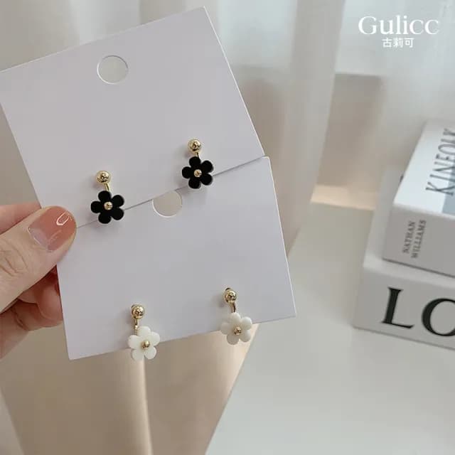 【Golicc】耳環 甜美可愛 日系小花(七夕 情人節 生日 飾品 耳釘 耳飾 耳墜 禮物)