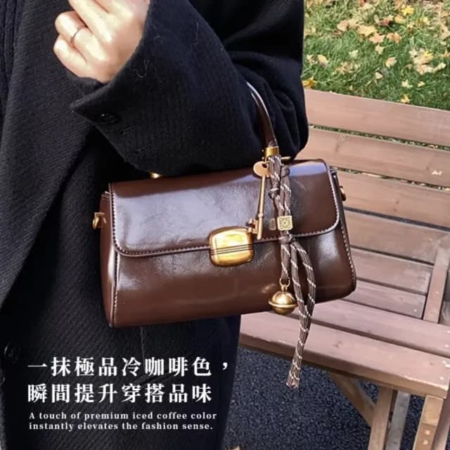 【百搭單品】極品復古冷咖啡手提包(韓系穿搭 單肩包 側肩包 手機包 質感亮皮 女士 生日禮物)