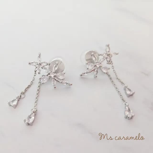 【焦糖小姐 Ms caramelo】夾式鋯石耳環(小花鋯石耳環)