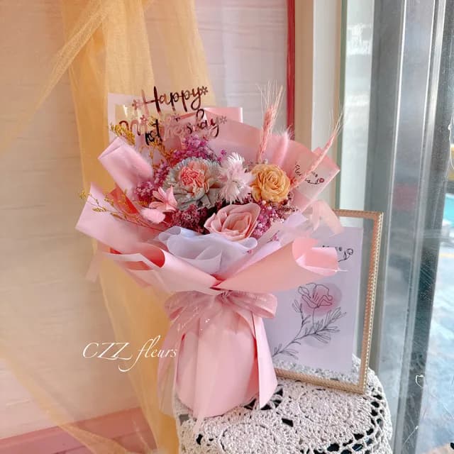 【喜滋滋】永生康乃馨擴香花束-溫柔經典款-中(母親節花束/媽媽最愛/長輩送禮)